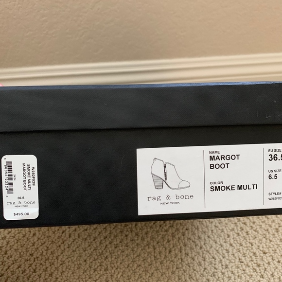 Stylish Two-Tone Ankle Boots - Picture 6 of 6